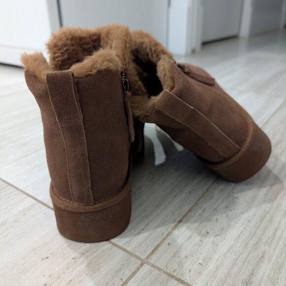 Boots - Picture 3 of 8